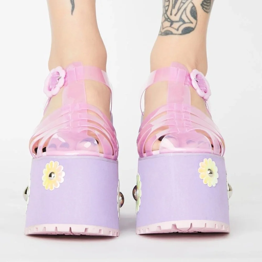 Chasin’ Daisies Jelly Platforms 🌼✨  Wedge Heels 💖